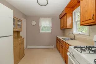 281-283 Old Haverstraw Rd, Congers, NY 10920 - Photo 4