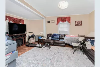 4613 Carpenter Avenue, Bronx, NY 10470 - Photo 6