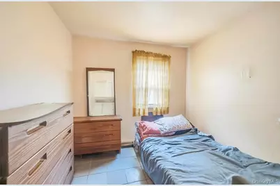 182 Commack Road, Deer Park, NY 11729 - Photo 22