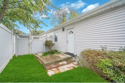 182 Commack Road, Deer Park, NY 11729 - Photo 8