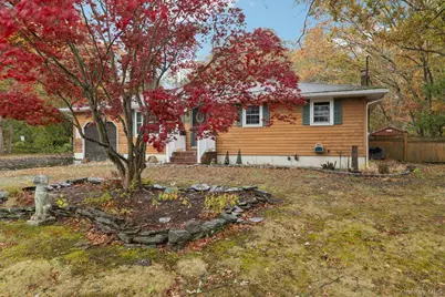 186 Jamaica Avenue, Medford, NY 11763 - Photo 4