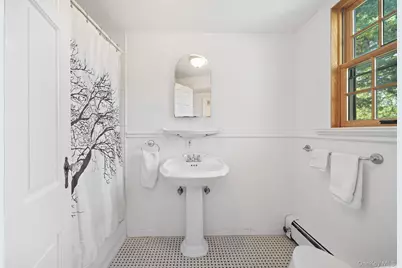 40 Holland Place, Hartsdale, NY 10530 - Photo 20