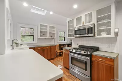 40 Holland Place, Hartsdale, NY 10530 - Photo 8