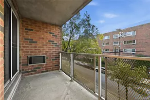 100 Clinton Ave, Mineola, NY 11501 - Photo 16