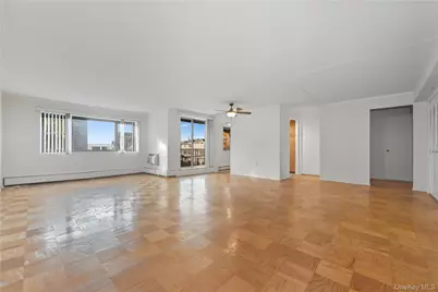 100 Clinton Avenue #2J, Mineola, NY 11501 - Photo 2