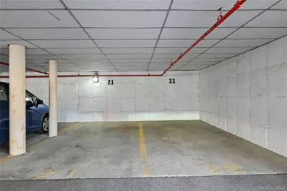 100 Clinton Avenue #2J, Mineola, NY 11501 - Photo 18