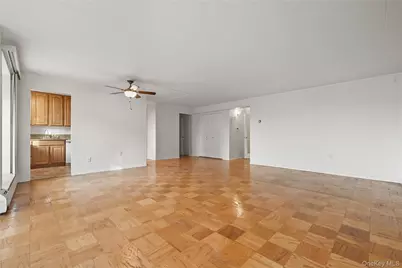 100 Clinton Avenue #2J, Mineola, NY 11501 - Photo 4