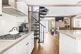 10 Maple Ave, Patchogue, NY 11772 - Photo 2