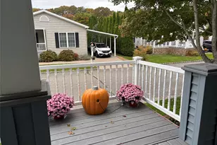 1661 Old Country Rd, Riverhead, NY 11901 - Photo 4