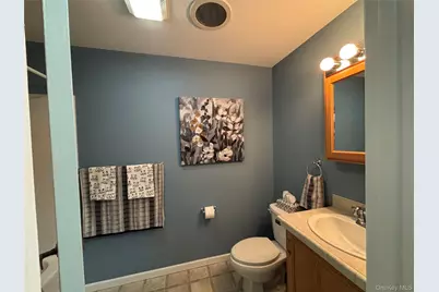 1661 Old Country Road #506, Riverhead, NY 11901 - Photo 20