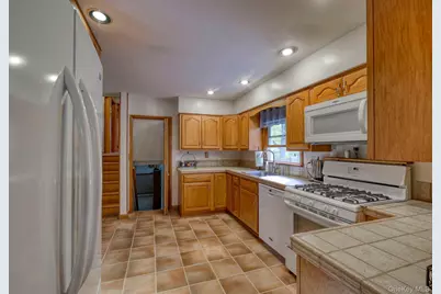 4 Irene Court, Fishkill, NY 12524 - Photo 6