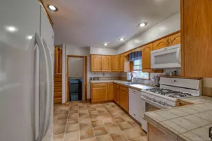 4 Irene Ct, Fishkill, NY 12524 - Photo 6