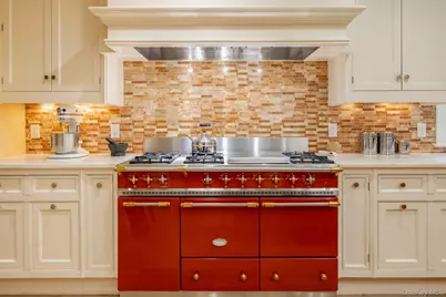 24 Homesdale Road, Bronxville, NY 10708 - Photo 8