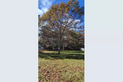 414 Railroad Avenue, Manorville, NY 11934 - Photo 4