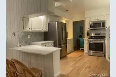 1 Castleview Court, Westhampton, NY 11977 - Photo 4