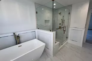 7 Greenway Cir, Syosset, NY 11791 - Photo 12