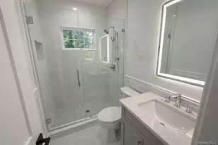 7 Greenway Cir, Syosset, NY 11791 - Photo 16