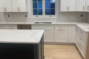 7 Greenway Cir, Syosset, NY 11791 - Photo 6