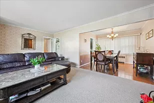 4 E Carpenter St, Valley Stream, NY 11580 - Photo 6