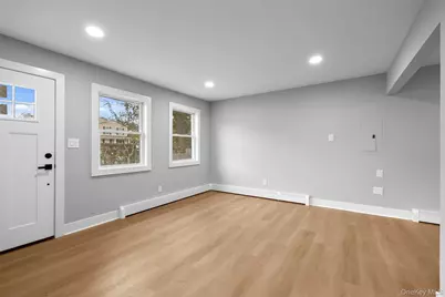 803 Meade Avenue, Bellport, NY 11713 - Photo 4