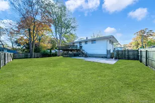 102 Jacqueline Ln, Centereach, NY 11720 - Photo 22