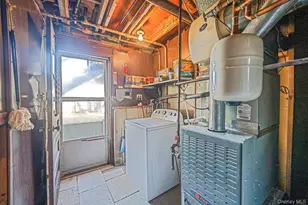 102 Jacqueline Ln, Centereach, NY 11720 - Photo 18