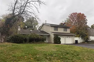 5 Lodge Ln, Miller Place, NY 11764 - Photo 4