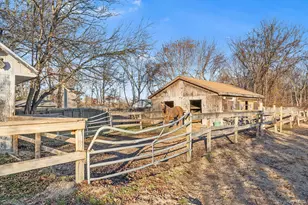 351 Atlantic St, Central Islip, NY 11722 - Photo 34