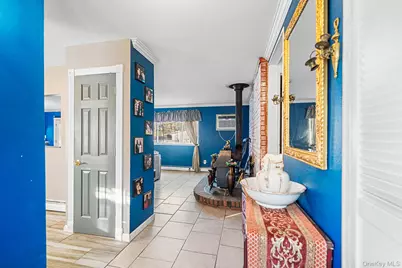 351 Atlantic Street, Central Islip, NY 11722 - Photo 4