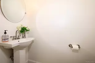 2 Nob Hill Dr, Elmsford, NY 10523 - Photo 14