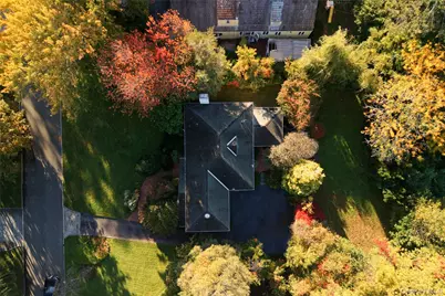 25 Hilltop Drive W, Great Neck, NY 11021 - Photo 4