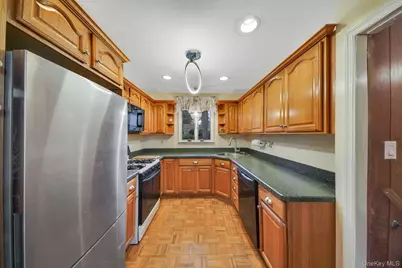 10 Siracusa Boulevard, Smithtown, NY 11787 - Photo 18