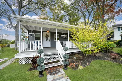 10 Siracusa Boulevard, Smithtown, NY 11787 - Photo 6