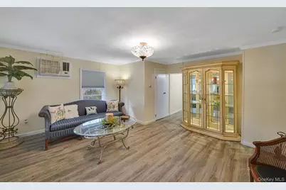 10 Siracusa Boulevard, Smithtown, NY 11787 - Photo 12