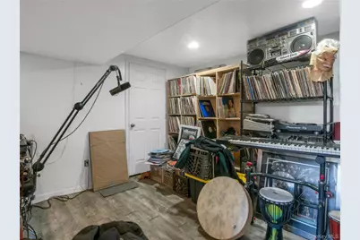 46 Meadow Lane, New Rochelle, NY 10805 - Photo 32