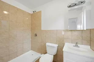 820 Hollywood Ave, Bronx, NY 10465 - Photo 20