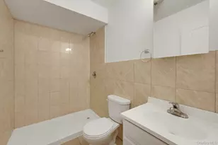 820 Hollywood Ave, Bronx, NY 10465 - Photo 32