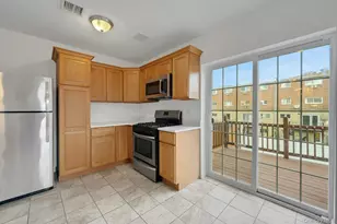 820 Hollywood Ave, Bronx, NY 10465 - Photo 12