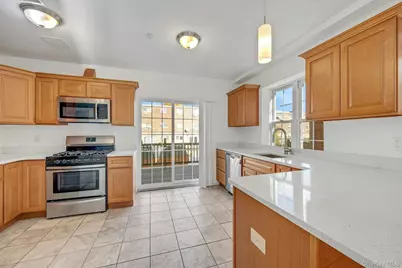 822 Hollywood Avenue, Bronx, NY 10465 - Photo 10