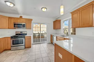 822 Hollywood Ave, Bronx, NY 10465 - Photo 10