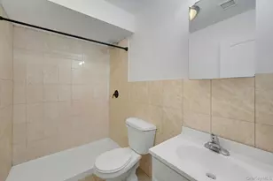 822 Hollywood Ave, Bronx, NY 10465 - Photo 44