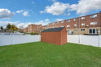 822 Hollywood Avenue, Bronx, NY 10465 - Photo 28