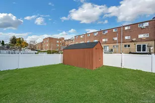 822 Hollywood Ave, Bronx, NY 10465 - Photo 28