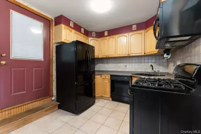 3183 Waterbury Avenue, Bronx, NY 10465 - Photo 10