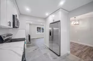 3004 New London Ave, Medford, NY 11763 - Photo 12