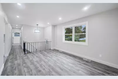 3004 New London Avenue, Medford, NY 11763 - Photo 8