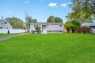 3004 New London Ave, Medford, NY 11763 - Photo 4