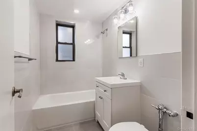 525 W 235th Street #4A, Bronx, NY 10463 - Photo 8