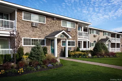 203 Lakeland Avenue #1-3C, Sayville, NY 11782 - Photo 1