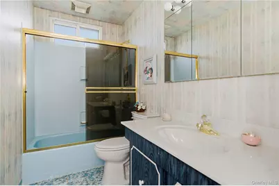 613 Smith Place, Oceanside, NY 11572 - Photo 18